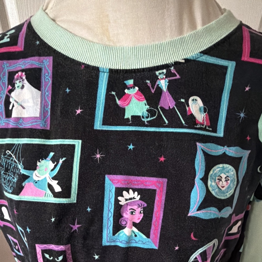 Disney Parks Haunted Mansion Portraits Pullover  T Shirt  Womens 1X  FLAW - Picture 3 of 13